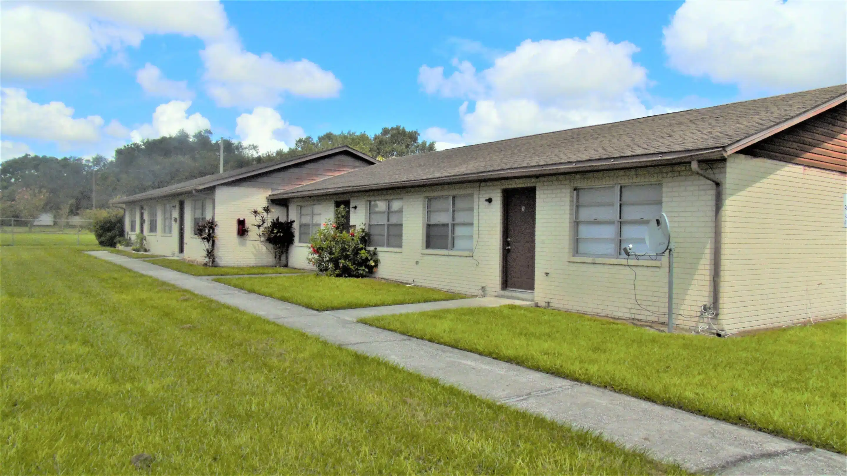 2/1 apartment near downtown Auburndale