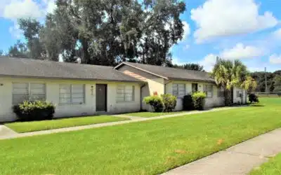 2/1 apartment in downtown Auburndale