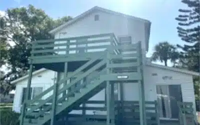 1/1 upstairs apartment in Auburndale
