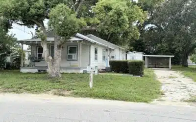 2/1 Auburndale home