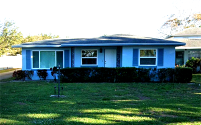 2/2 home on Lake Ariana in Auburndale