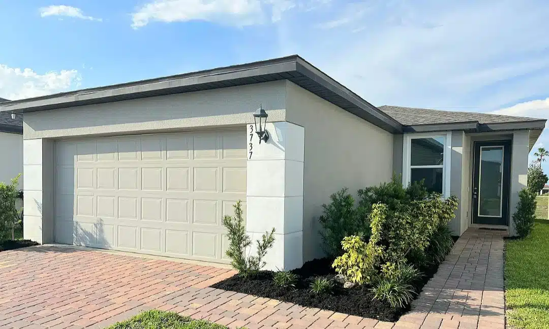 3/2 home in Davenport