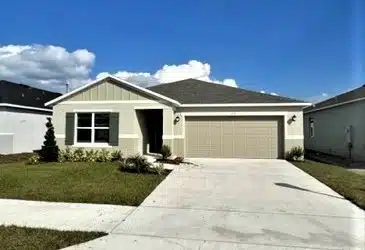 4/2 home in Auburndale