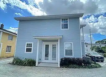 1/1.5 apartment with office space