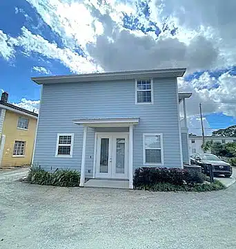 1/1.5 apartment with office space